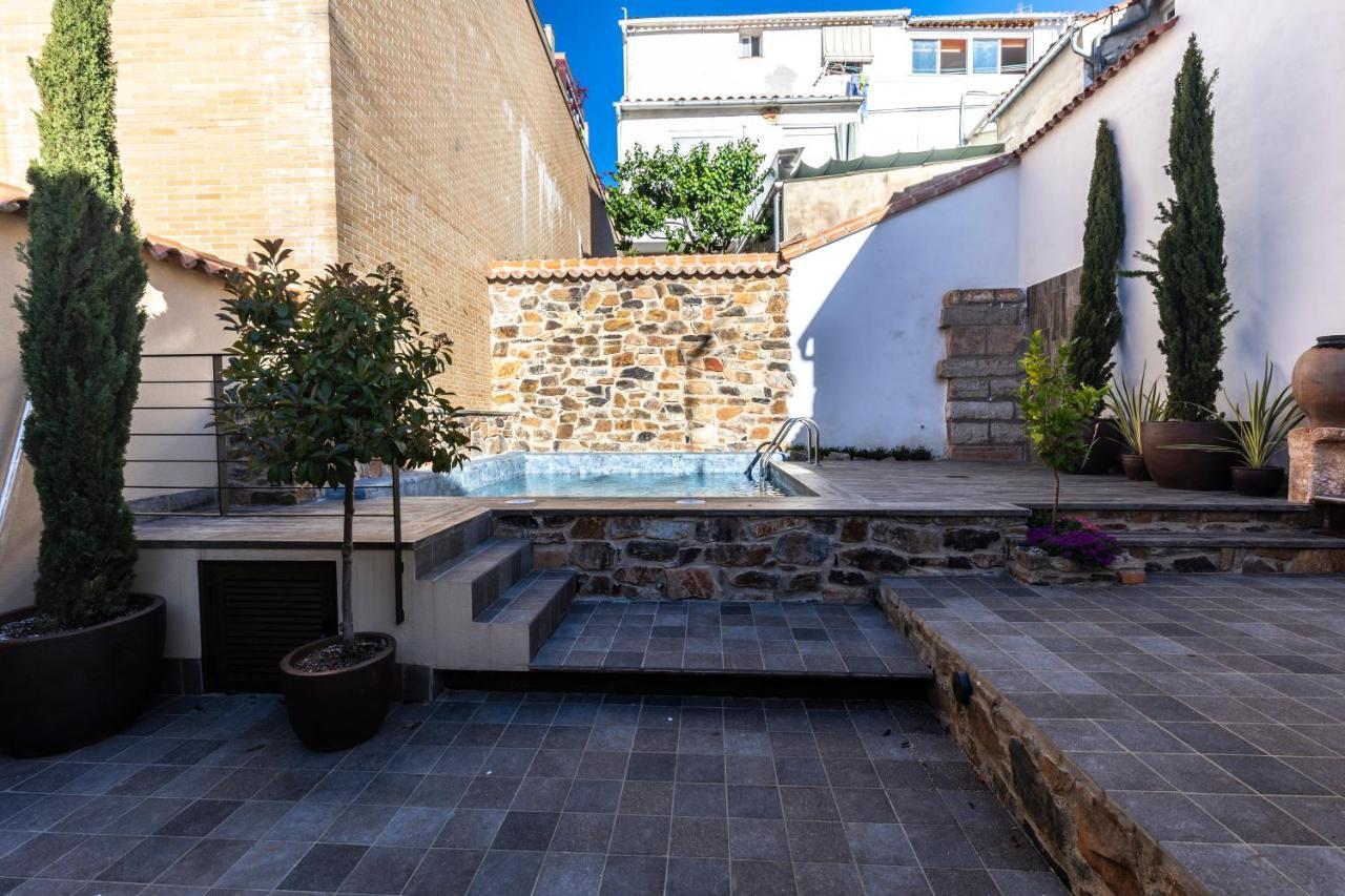 Apartamentos Turisticos De La Bernarda Caces Dış mekan fotoğraf
