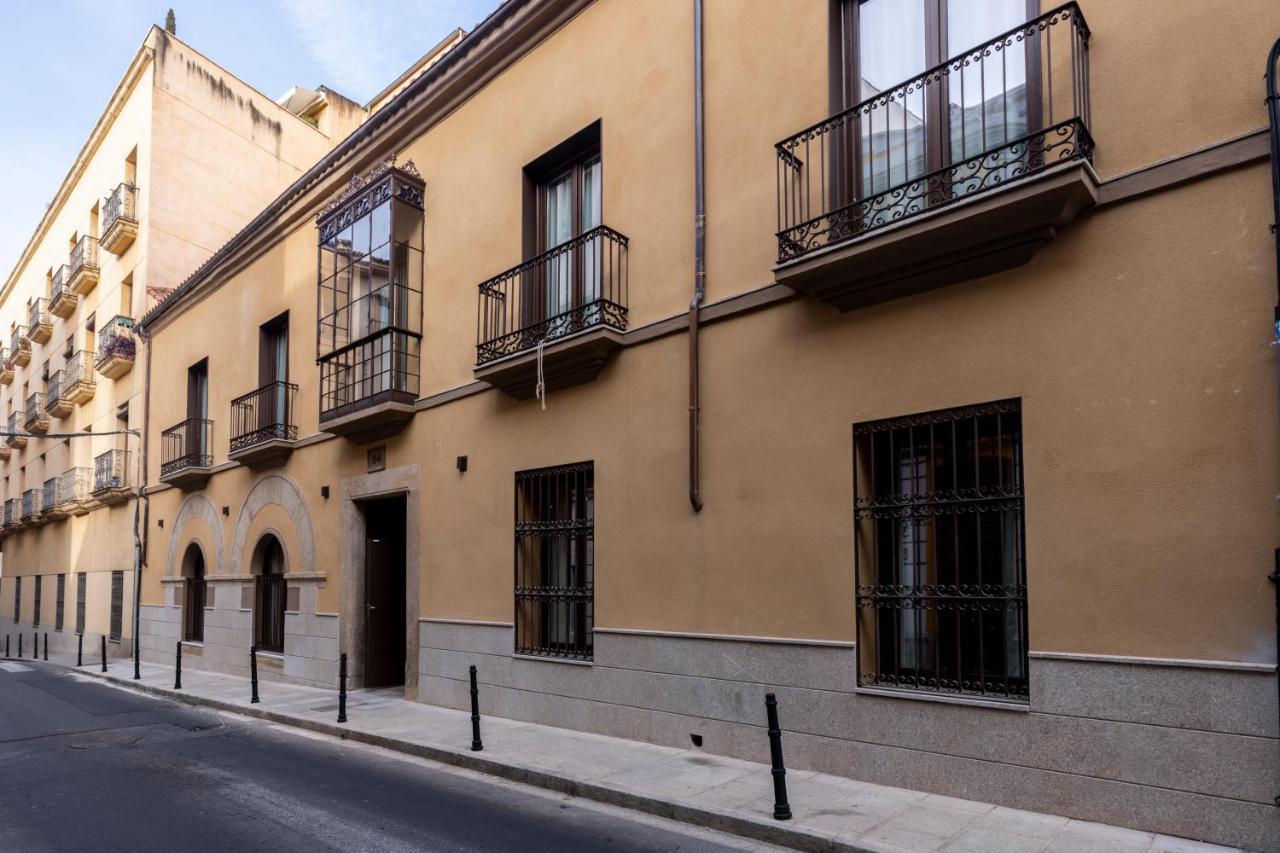 Apartamentos Turisticos De La Bernarda Caces Dış mekan fotoğraf