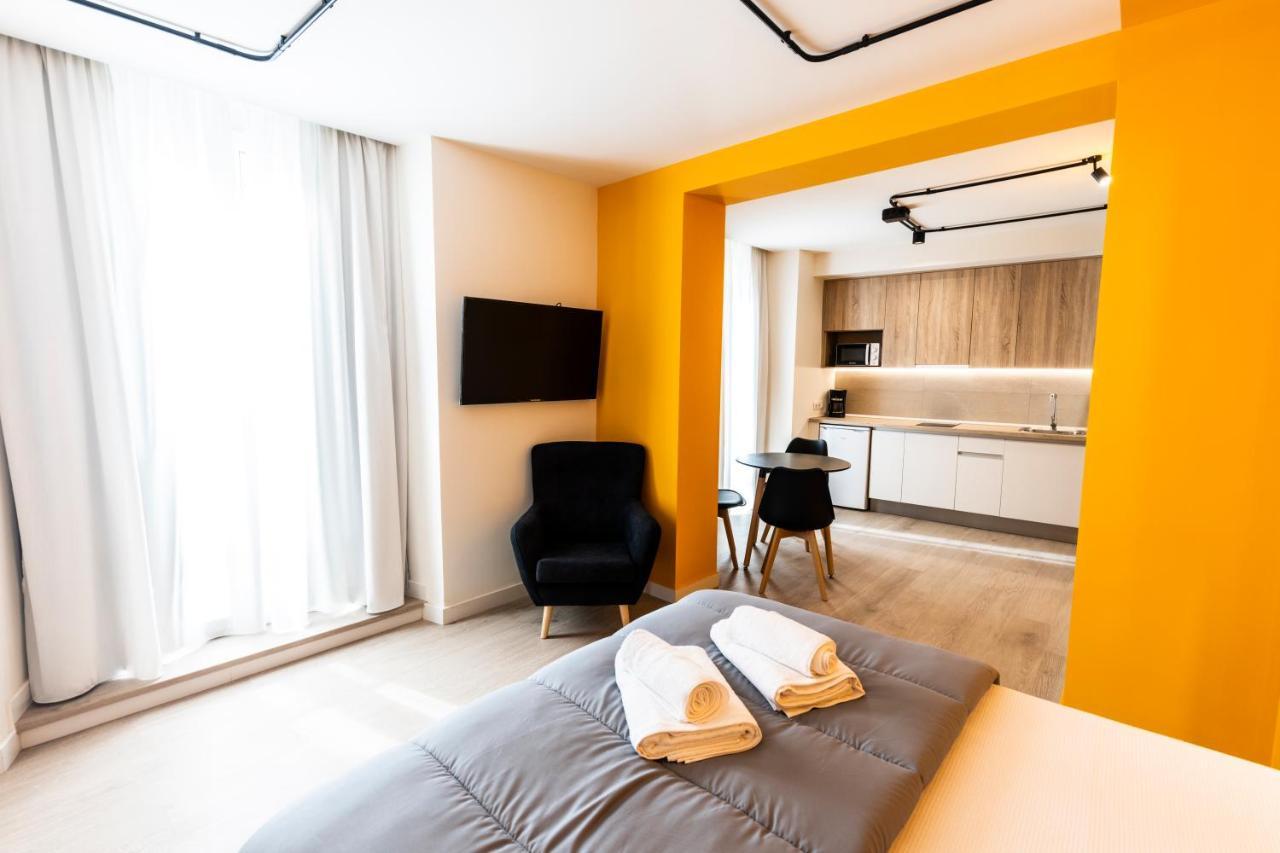 Apartamentos Turisticos De La Bernarda Caces Dış mekan fotoğraf