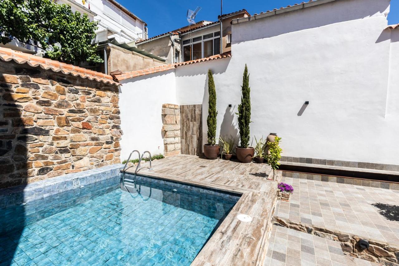 Apartamentos Turisticos De La Bernarda Caces Dış mekan fotoğraf