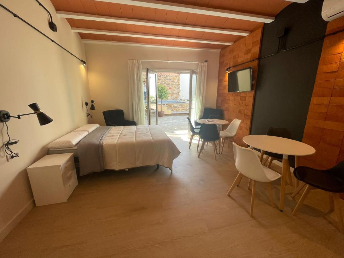 Apartamentos Turisticos De La Bernarda Caces Dış mekan fotoğraf